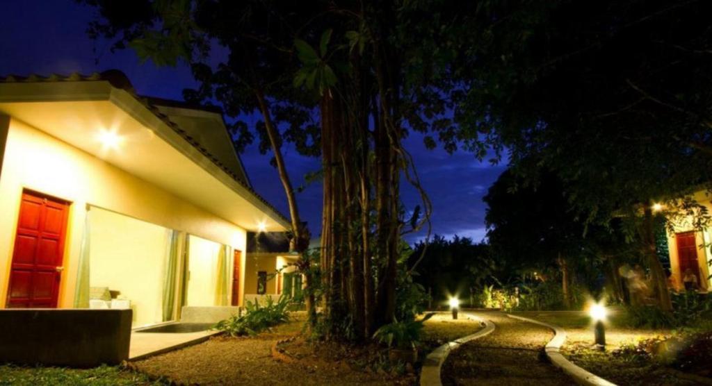 Villa De Mama Rawai Buitenkant foto