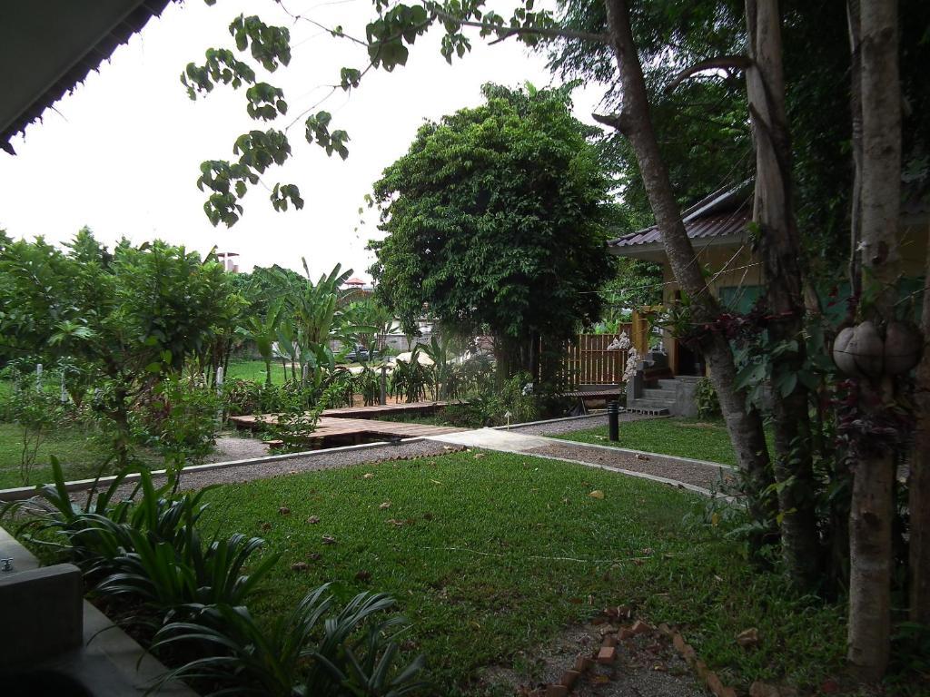 Villa De Mama Rawai Buitenkant foto