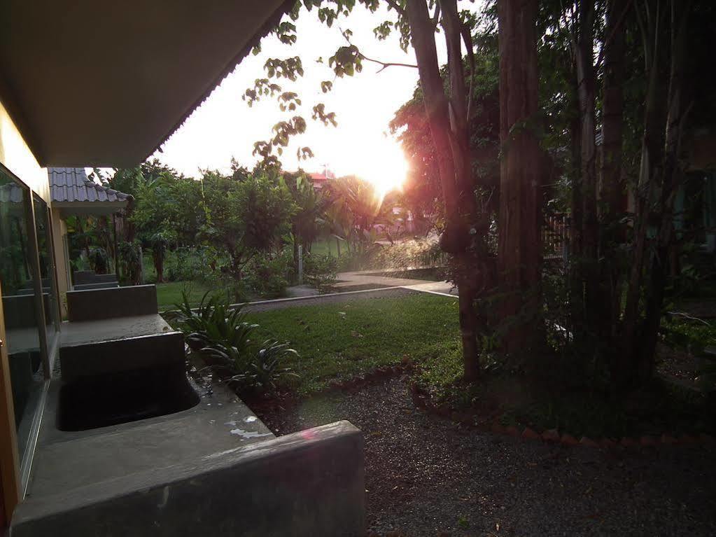 Villa De Mama Rawai Buitenkant foto