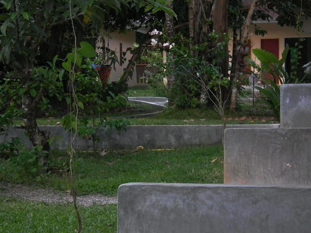 Villa De Mama Rawai Buitenkant foto